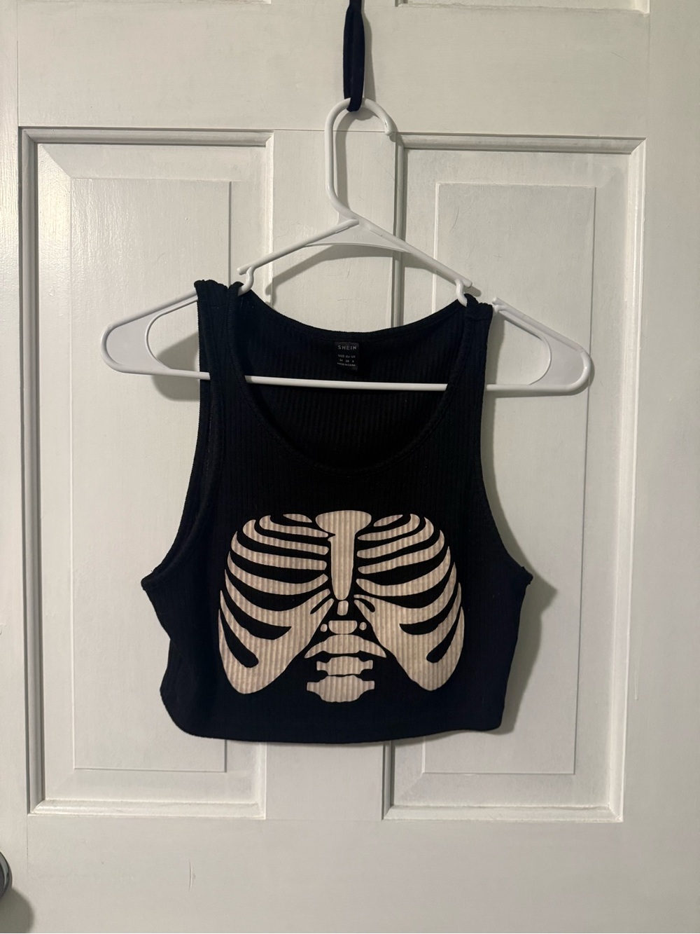SHEIN Black Ribbed Crop Tank with Cream Skeleton Rib Print